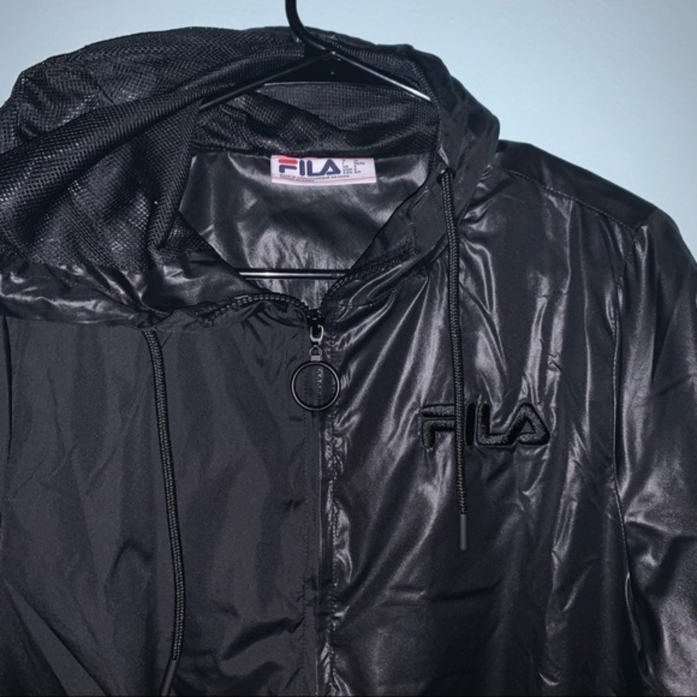 Fila Black Cropped Windbreaker. Size small. With hood. Never worn - Picture 3 of 4